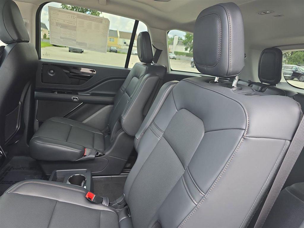 new 2025 Lincoln Aviator car, priced at $52,121