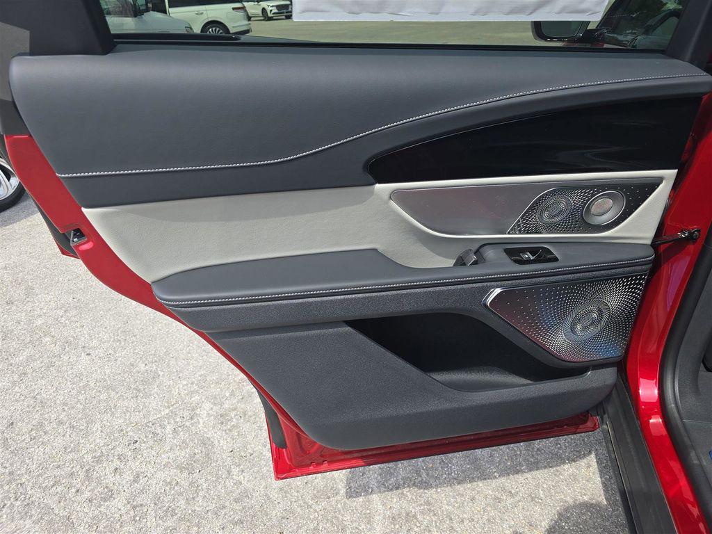 new 2025 Lincoln Nautilus car, priced at $57,600