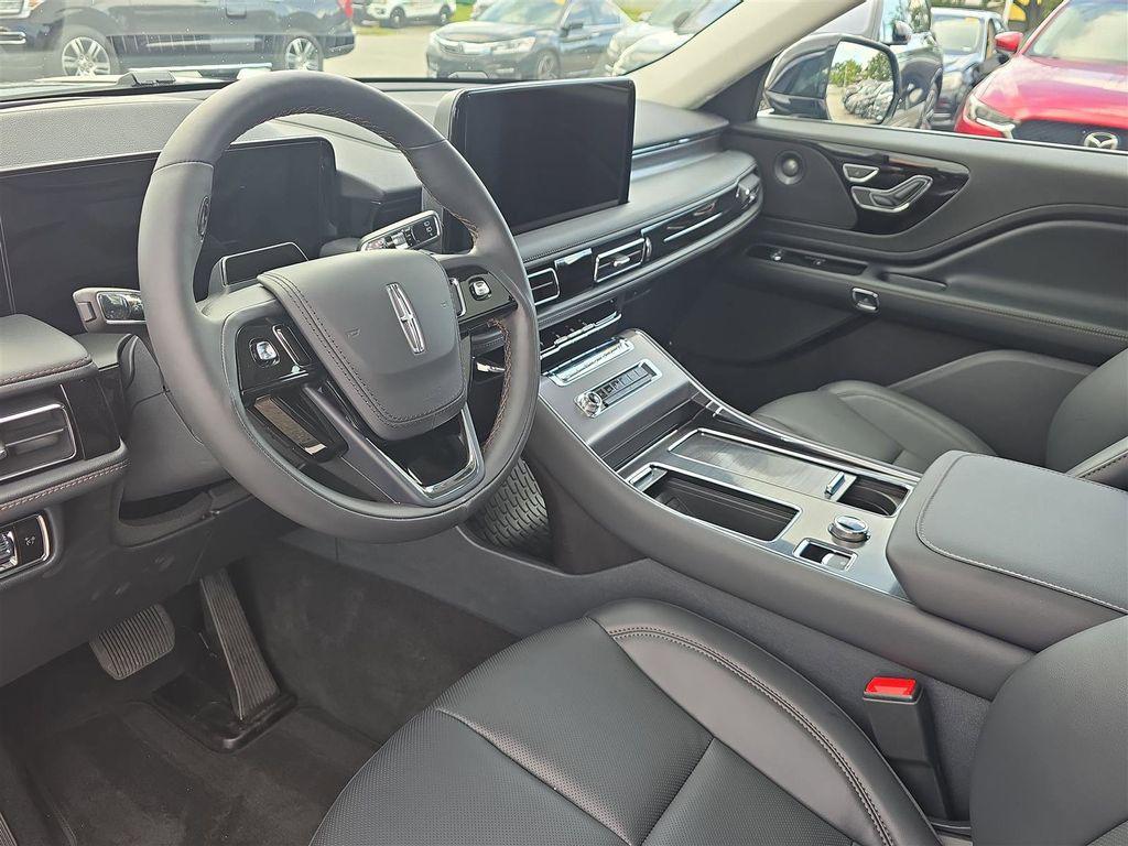 new 2025 Lincoln Aviator car, priced at $52,121