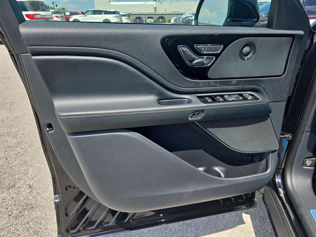 new 2025 Lincoln Aviator car, priced at $51,621