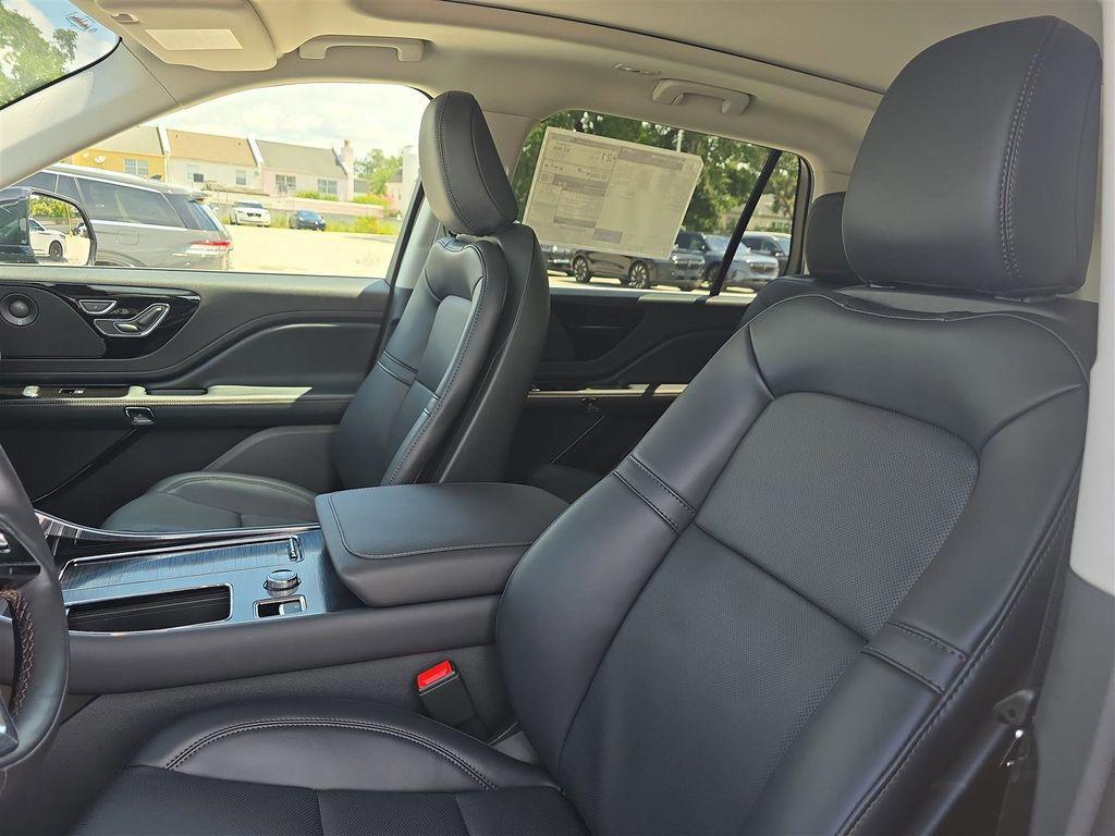 new 2025 Lincoln Aviator car, priced at $51,621