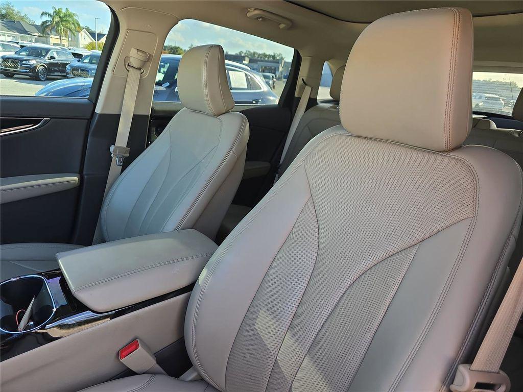 used 2021 Lincoln Nautilus car, priced at $28,398