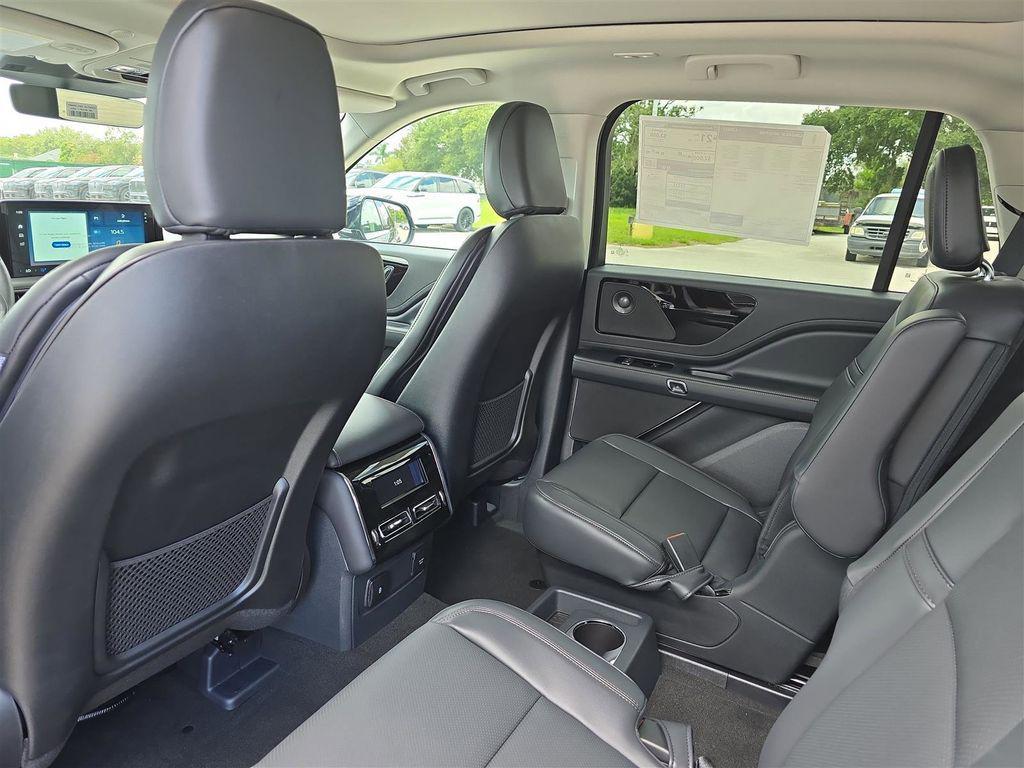 new 2025 Lincoln Aviator car, priced at $51,621