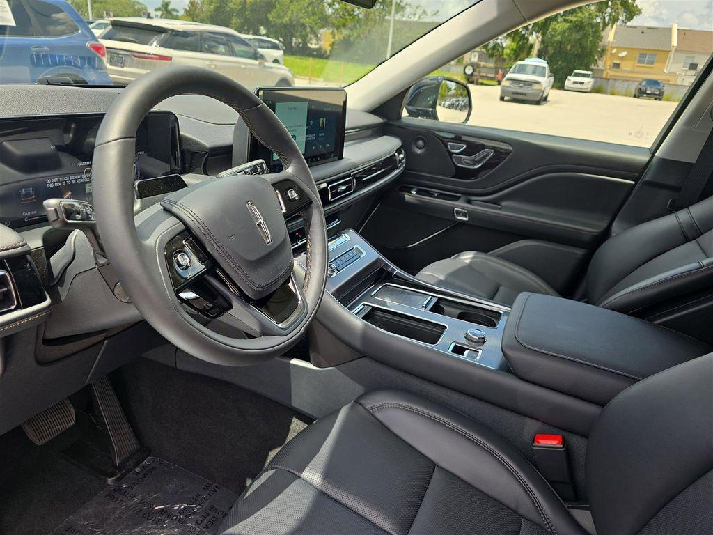 new 2025 Lincoln Aviator car, priced at $52,121