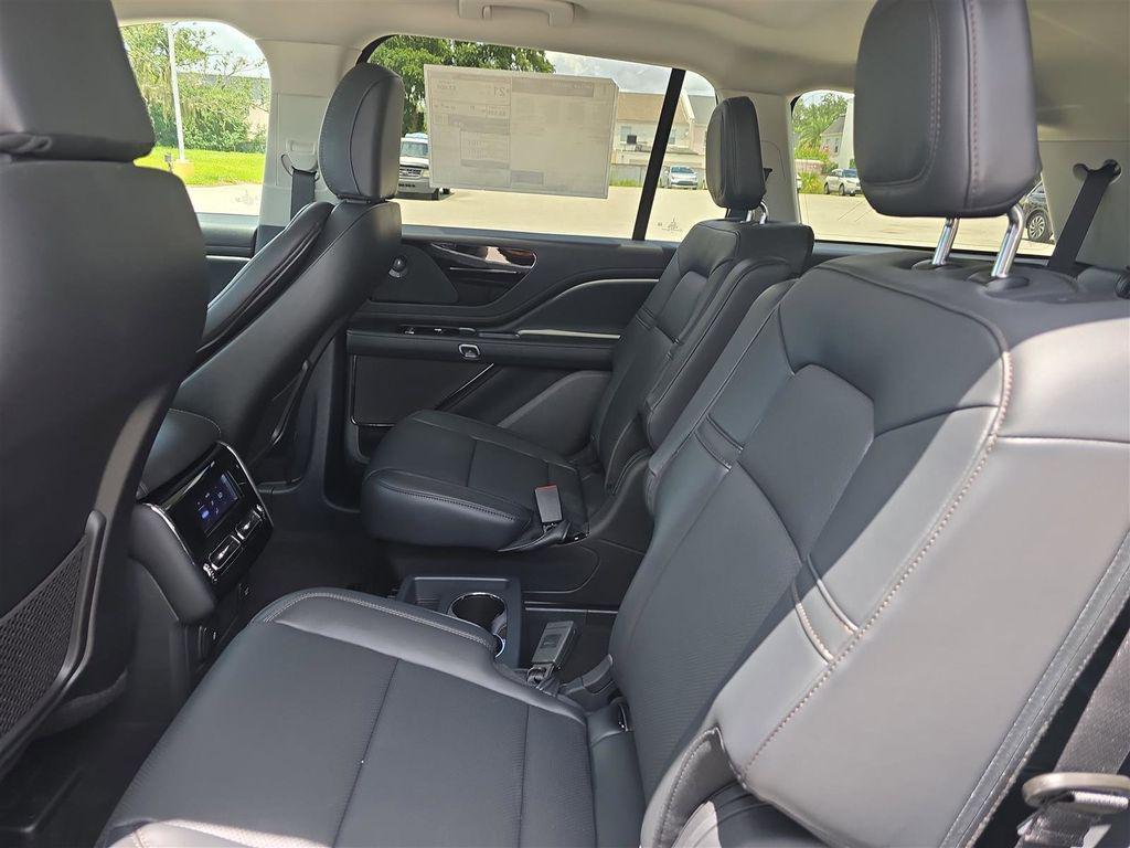 new 2025 Lincoln Aviator car, priced at $52,121