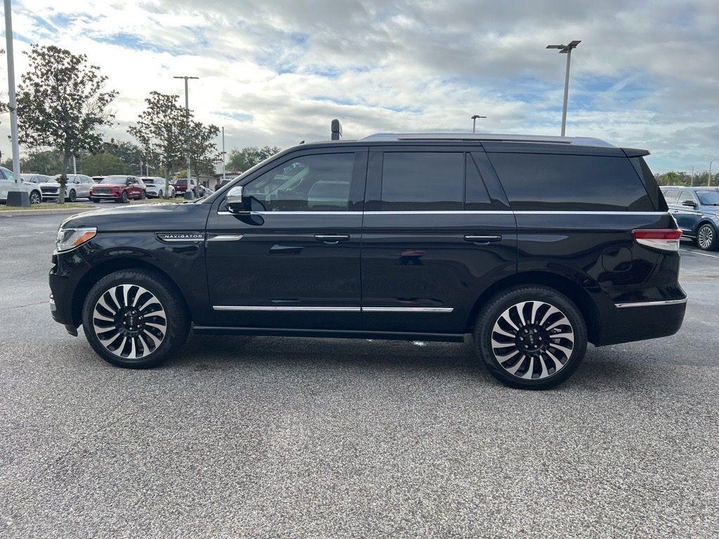 used 2023 Lincoln Navigator car, priced at $73,995