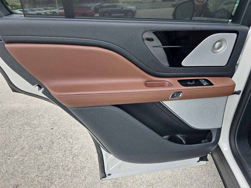 new 2025 Lincoln Aviator car, priced at $66,524