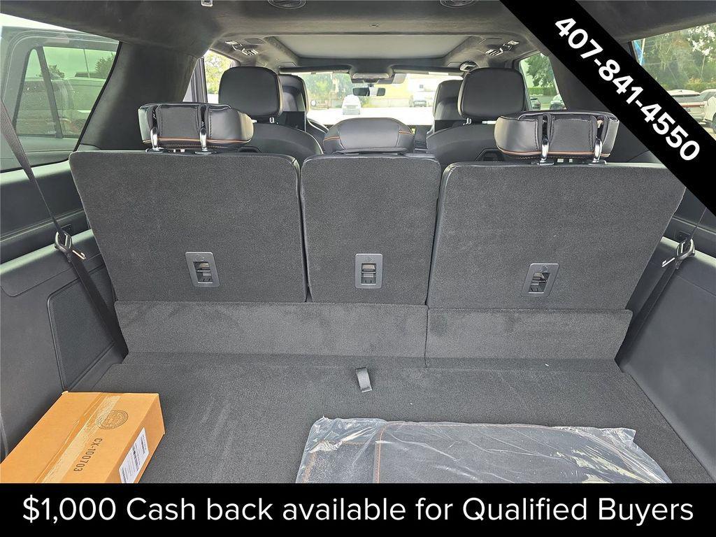 new 2025 Lincoln Navigator car, priced at $123,190