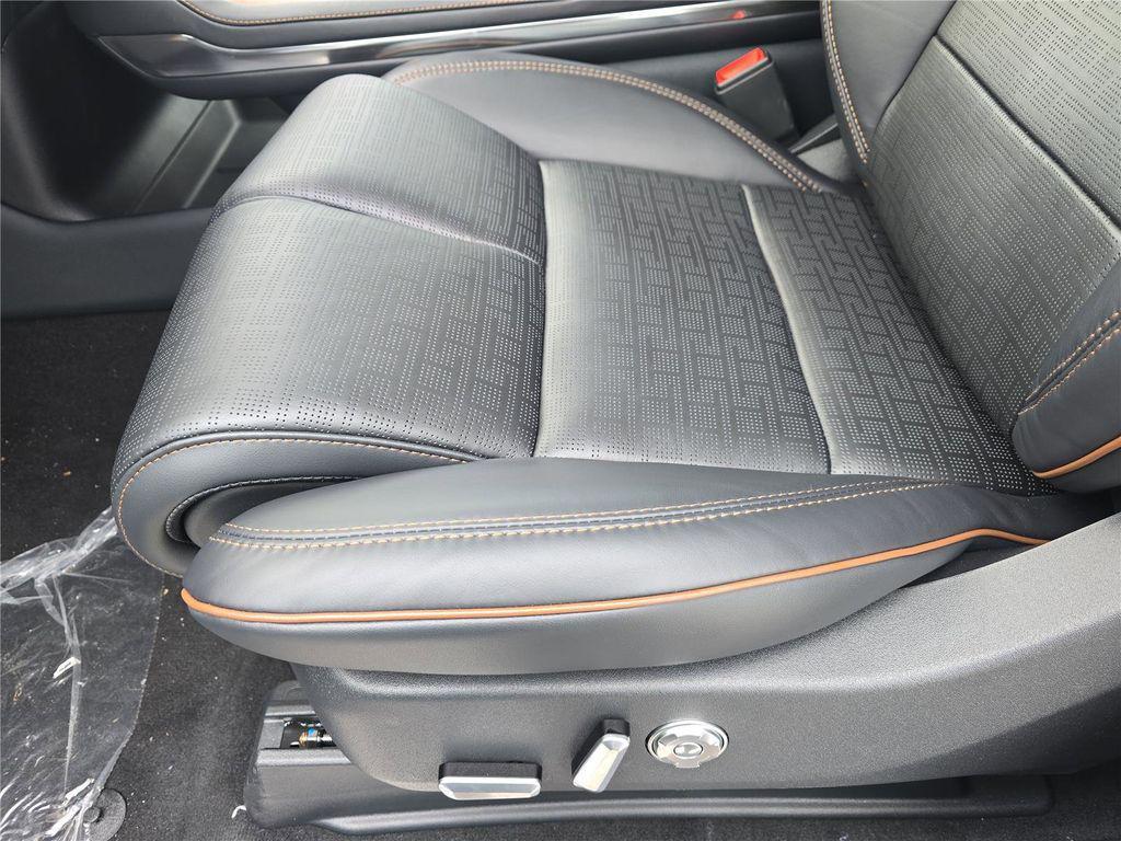 new 2025 Lincoln Navigator car, priced at $123,190