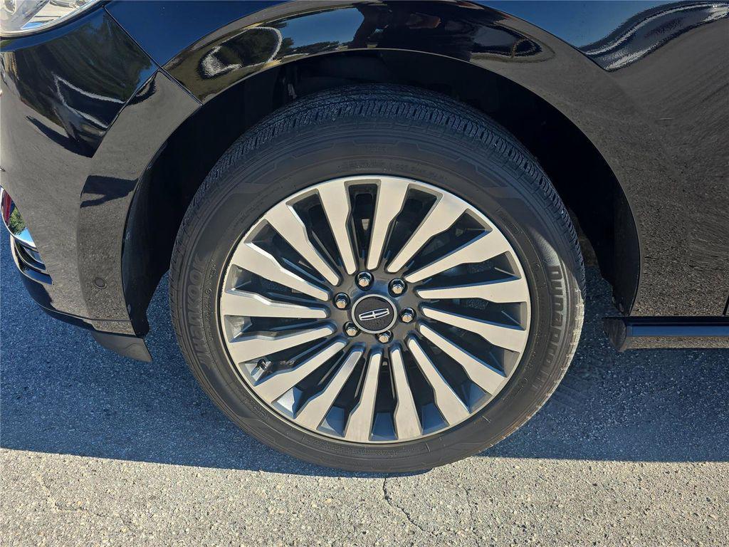 used 2020 Lincoln Navigator car, priced at $35,998