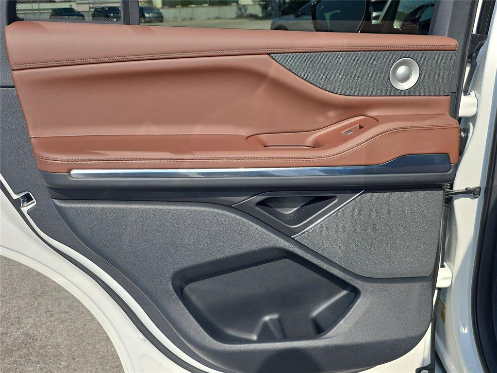 new 2026 Lincoln Navigator car, priced at $101,126