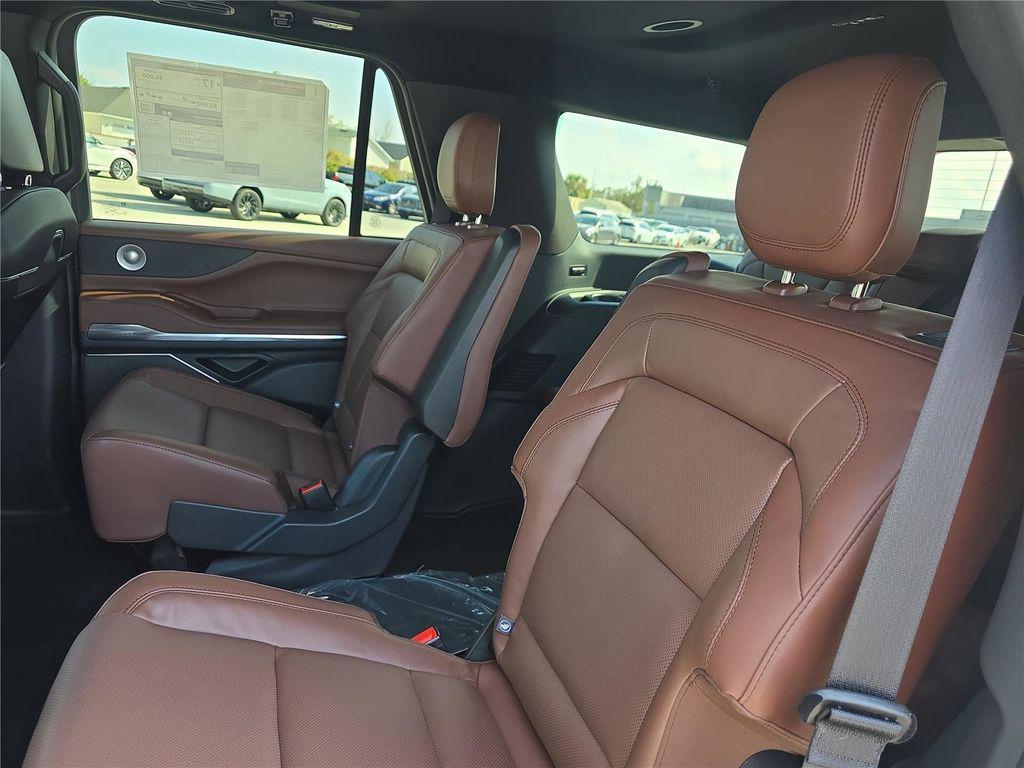 new 2026 Lincoln Navigator car, priced at $101,126