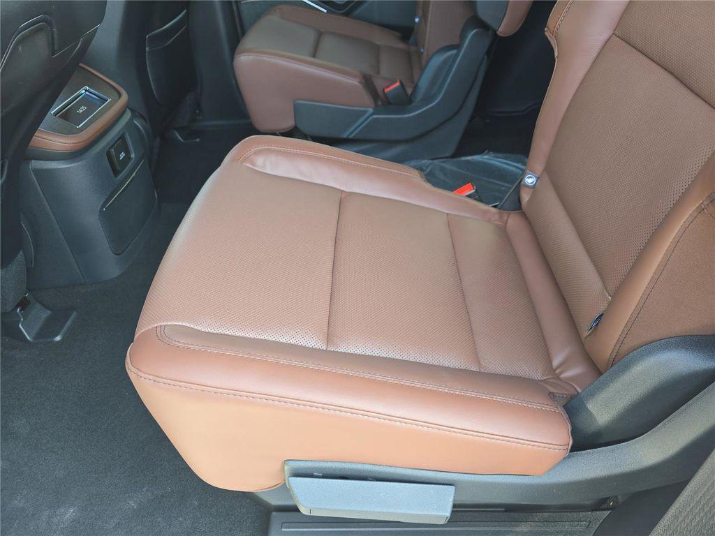 new 2026 Lincoln Navigator car, priced at $101,126