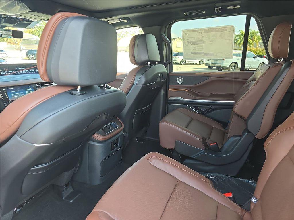 new 2026 Lincoln Navigator car, priced at $101,126