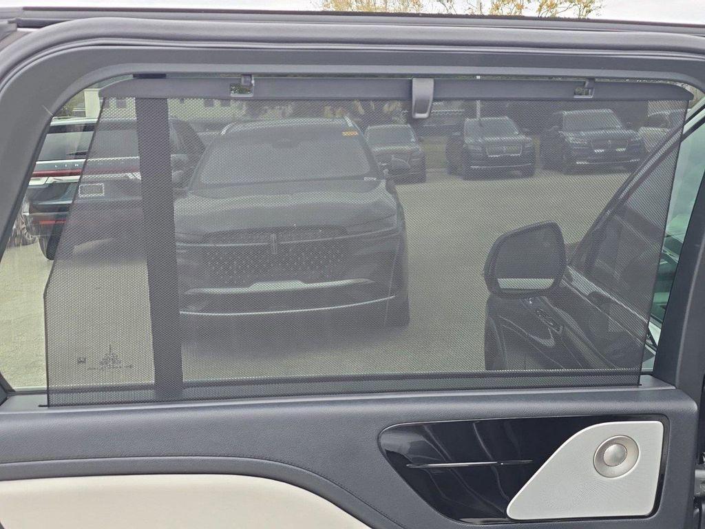 new 2025 Lincoln Aviator car, priced at $63,051