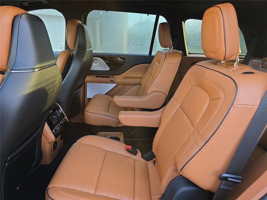 used 2025 Lincoln Aviator car, priced at $76,025