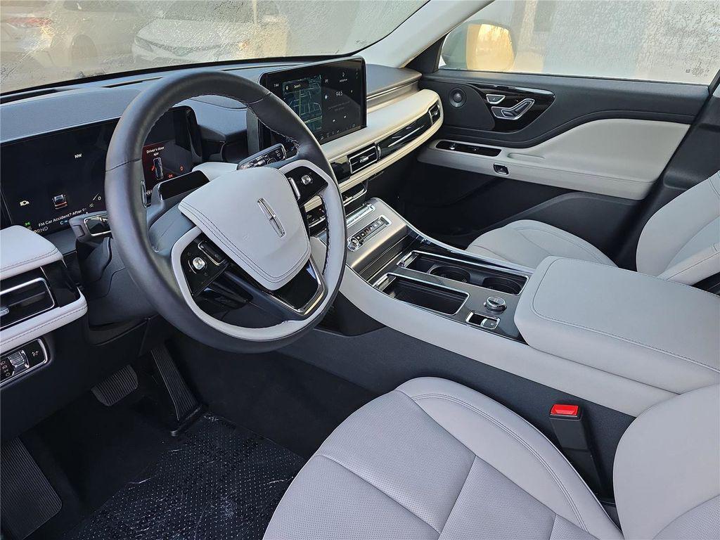 new 2025 Lincoln Aviator car, priced at $52,185