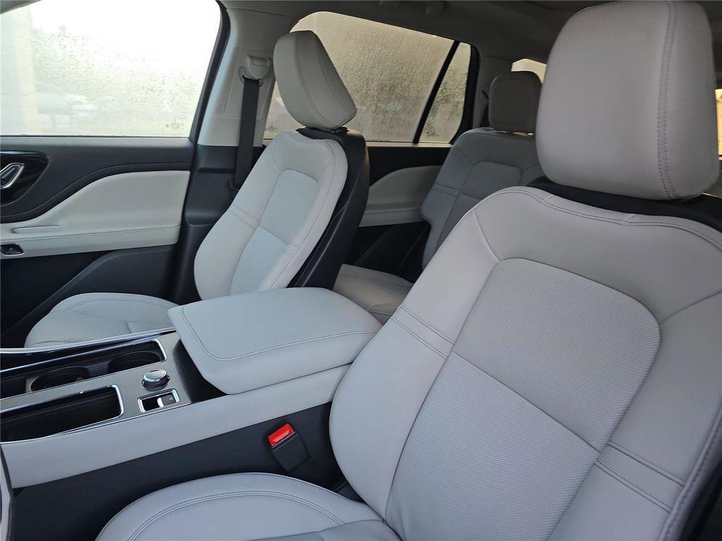 new 2025 Lincoln Aviator car, priced at $52,185