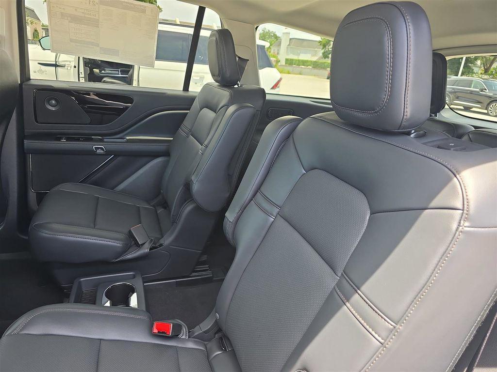 new 2025 Lincoln Aviator car, priced at $52,309