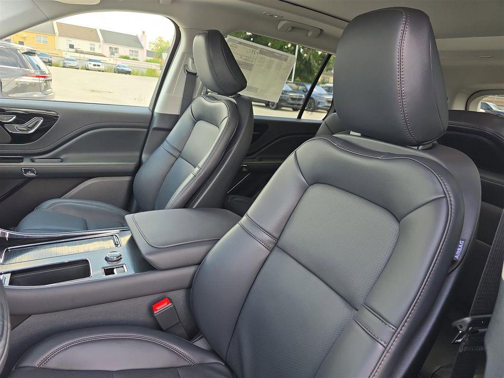 new 2025 Lincoln Aviator car, priced at $52,121