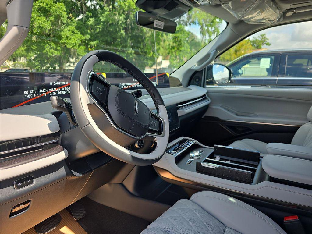 new 2026 Lincoln Navigator car, priced at $128,915
