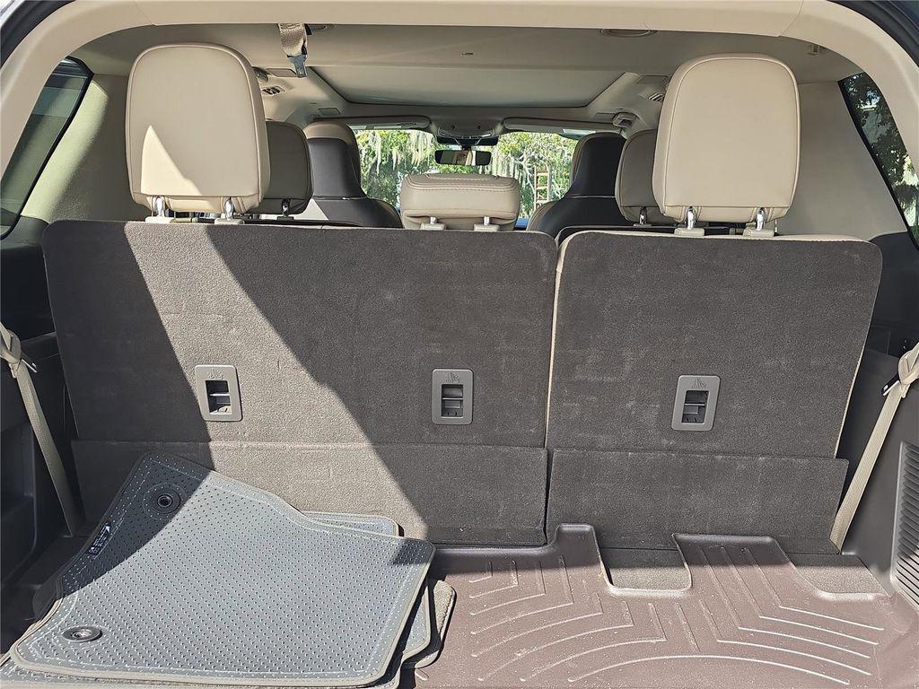 used 2024 Lincoln Navigator car, priced at $70,998