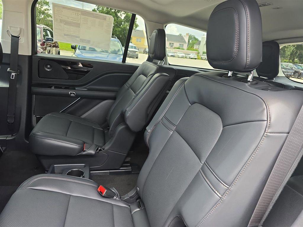 new 2025 Lincoln Aviator car, priced at $54,621