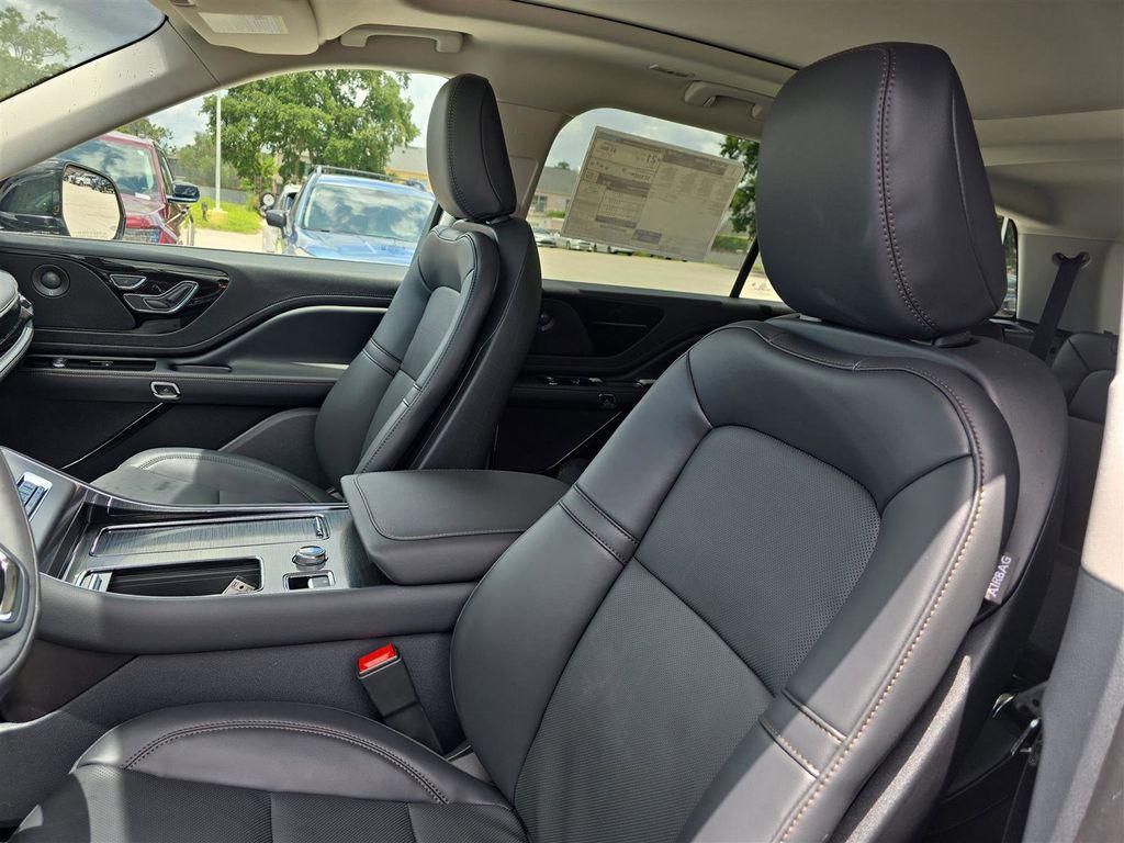 new 2025 Lincoln Aviator car, priced at $54,621