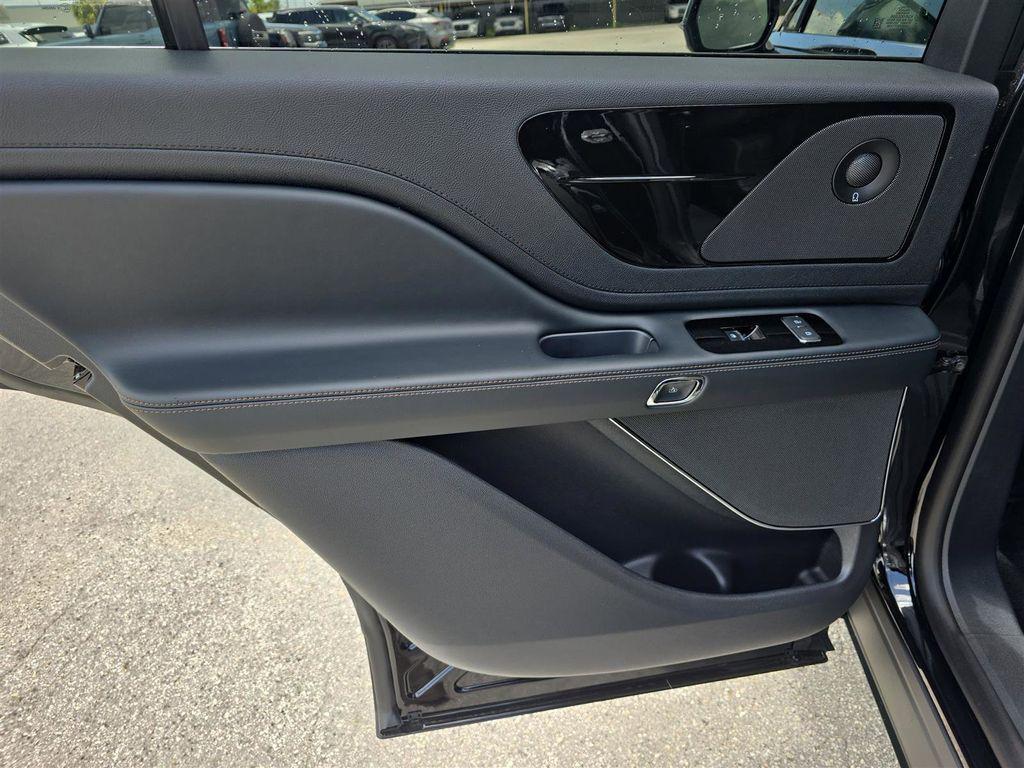 new 2025 Lincoln Aviator car, priced at $54,621