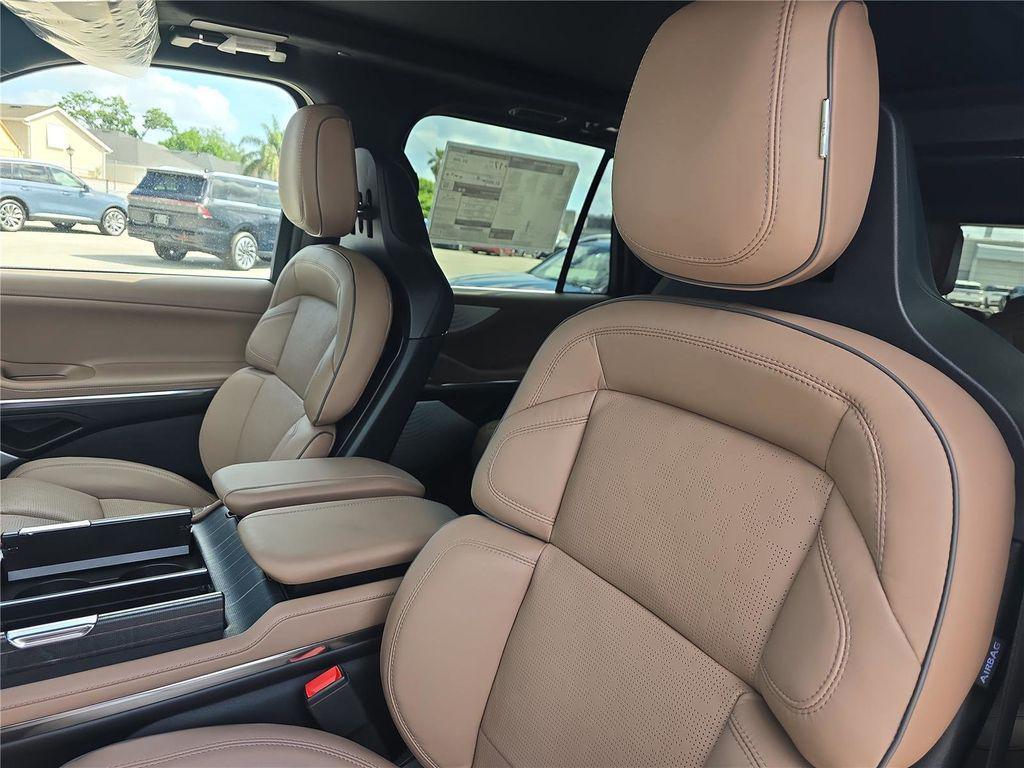 new 2026 Lincoln Navigator car, priced at $124,420