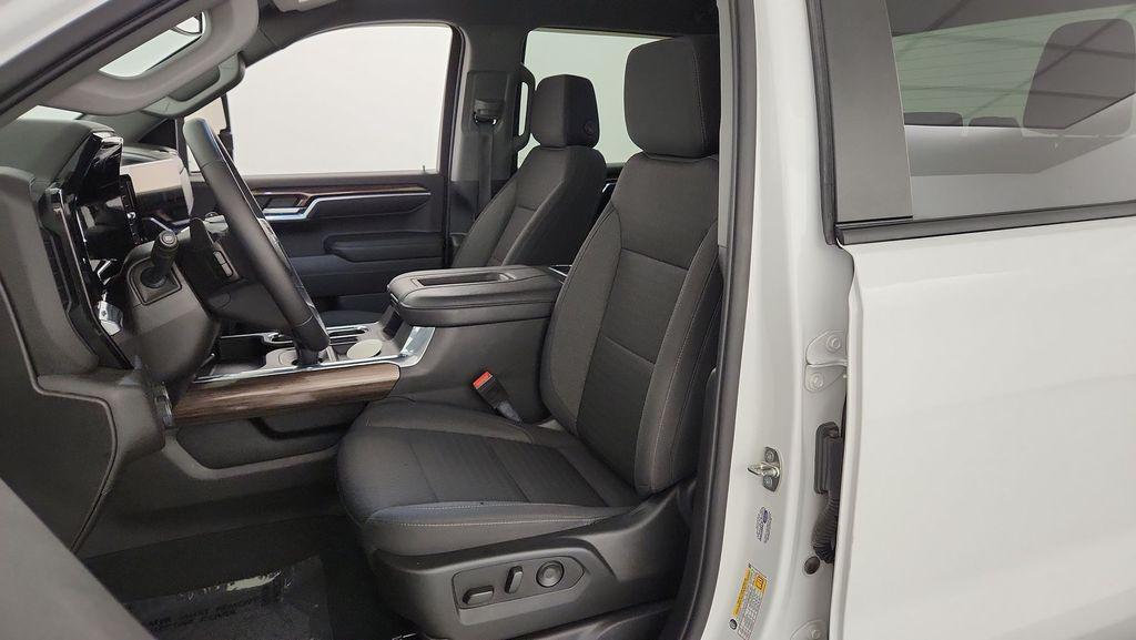 used 2022 Chevrolet Silverado 1500 car, priced at $31,702