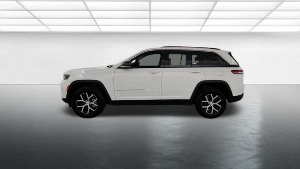 used 2024 Jeep Grand Cherokee car, priced at $35,879