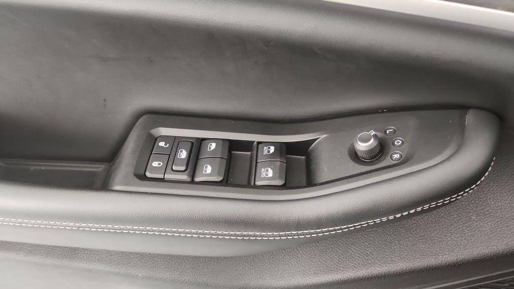 used 2024 Jeep Grand Cherokee car, priced at $35,879