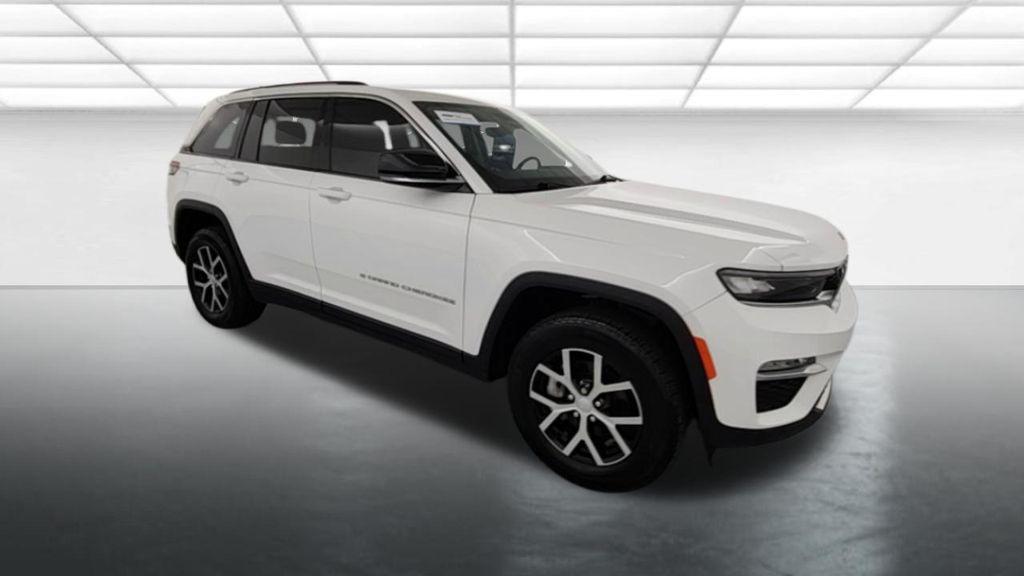 used 2024 Jeep Grand Cherokee car, priced at $35,879