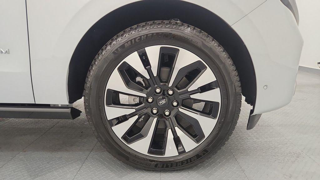 new 2025 Ford Expedition Max car, priced at $80,054
