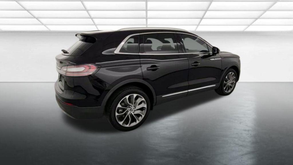 used 2022 Lincoln Nautilus car, priced at $33,134