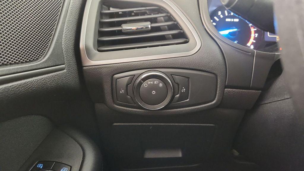used 2015 Ford Edge car, priced at $6,452