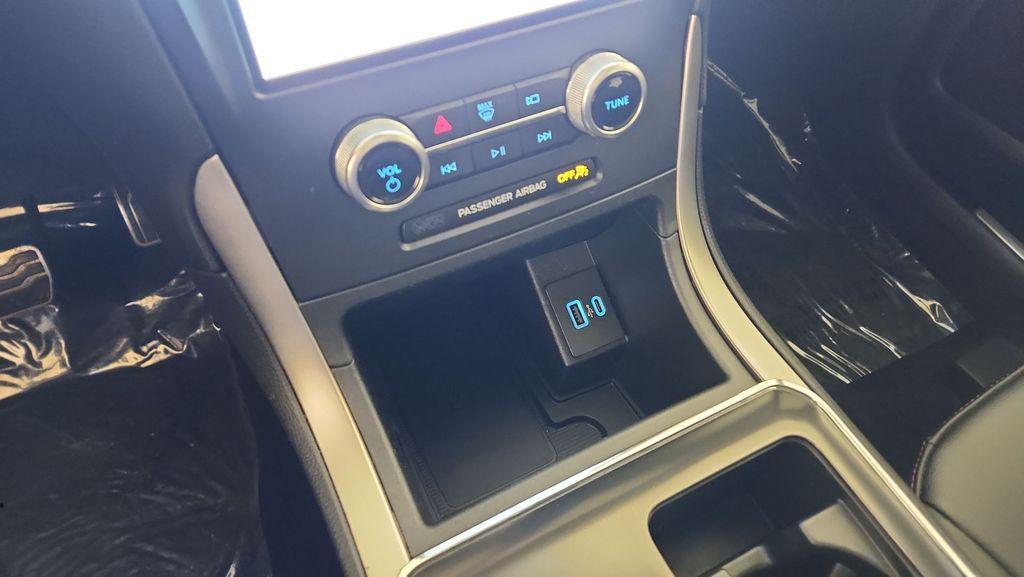 used 2022 Ford Edge car, priced at $25,337