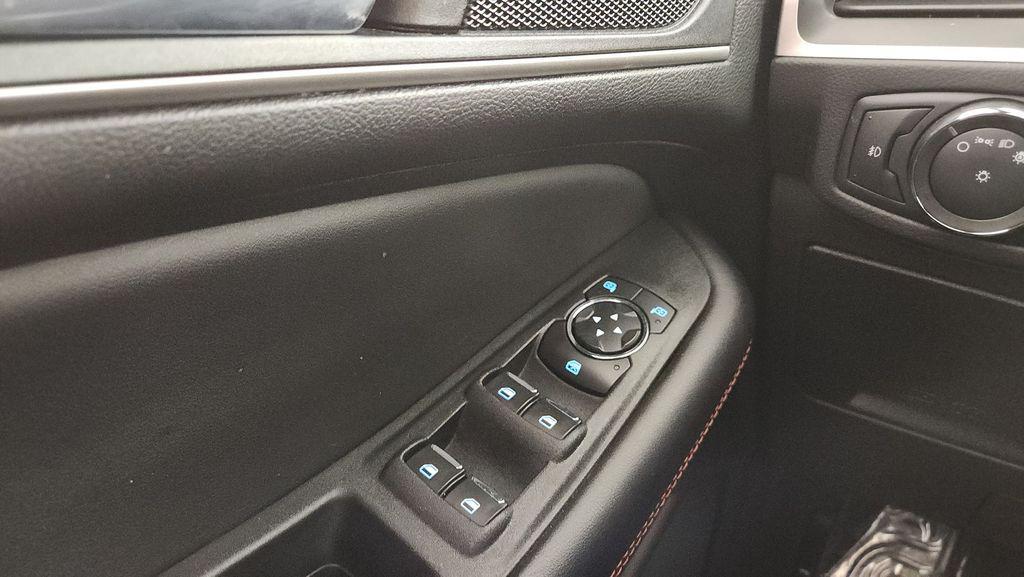 used 2022 Ford Edge car, priced at $25,337