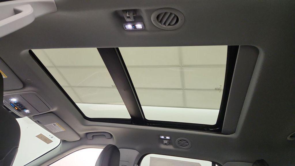 new 2024 Ford Explorer car, priced at $44,017