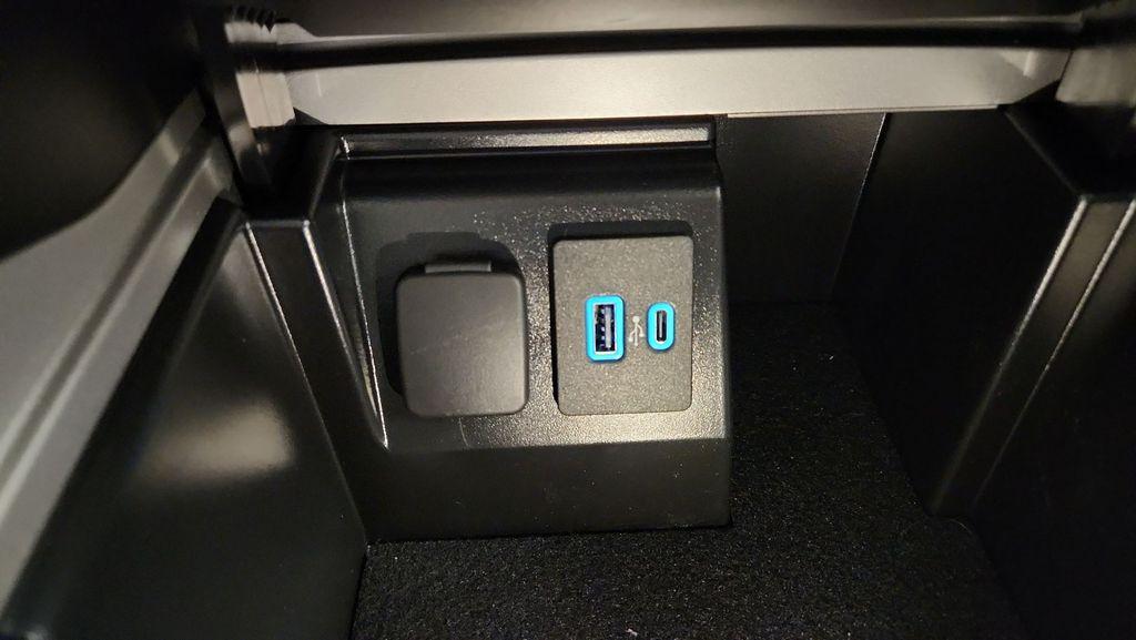 new 2024 Ford Explorer car, priced at $44,017