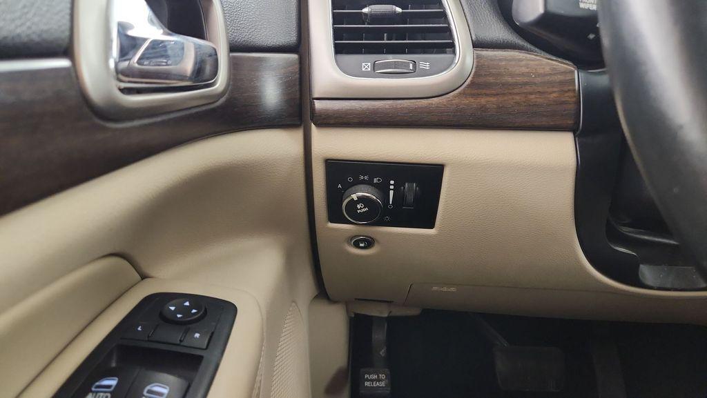 used 2014 Jeep Grand Cherokee car, priced at $7,964