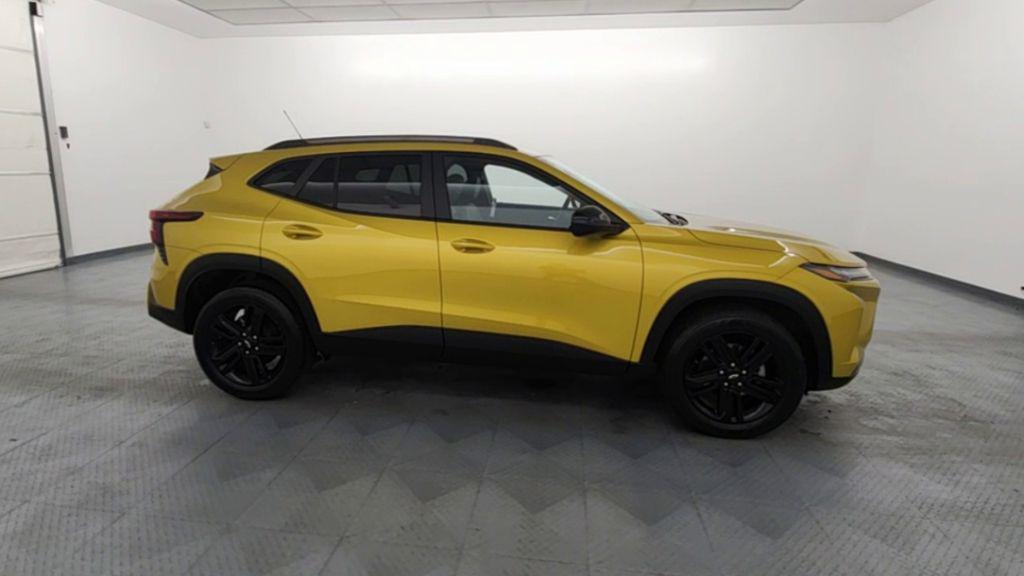 used 2025 Chevrolet Trax car, priced at $24,422