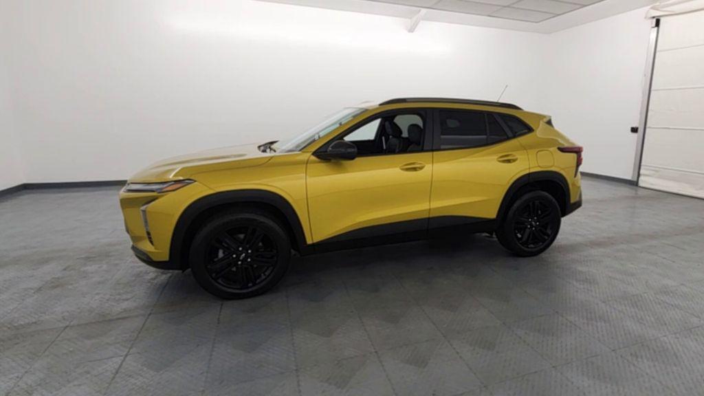 used 2025 Chevrolet Trax car, priced at $24,422