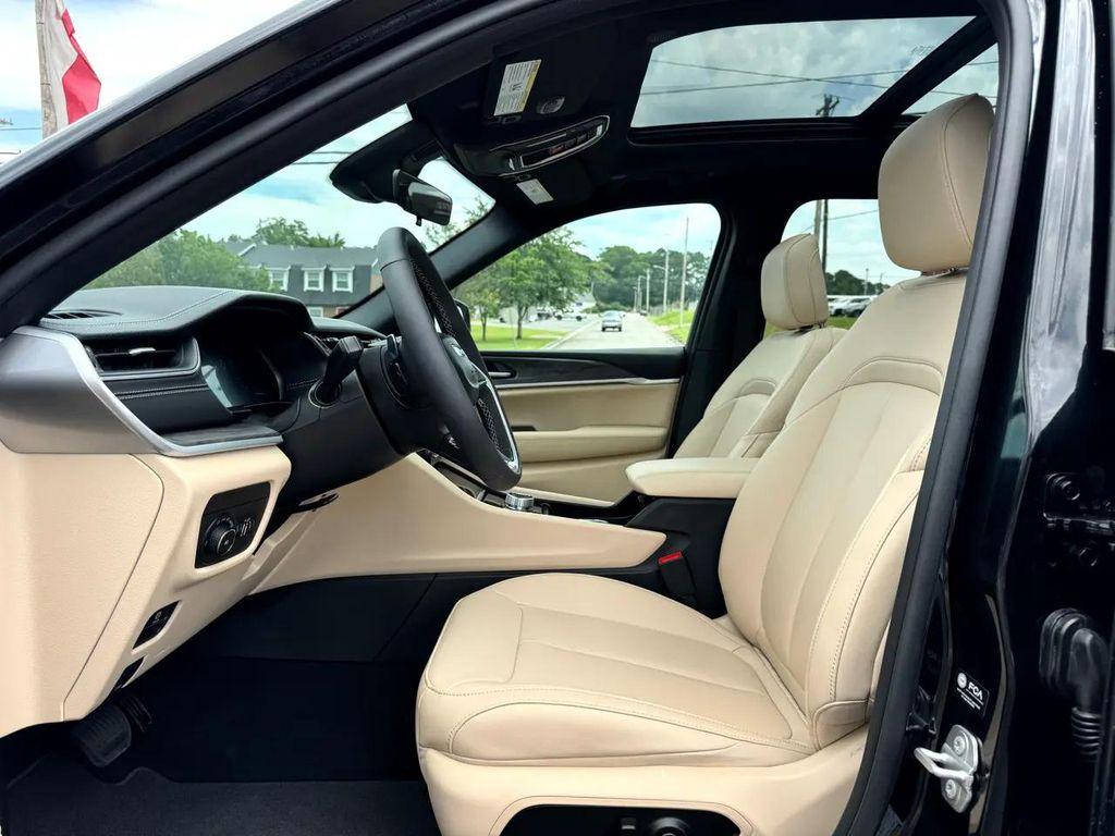 used 2025 Jeep Grand Cherokee car, priced at $43,500