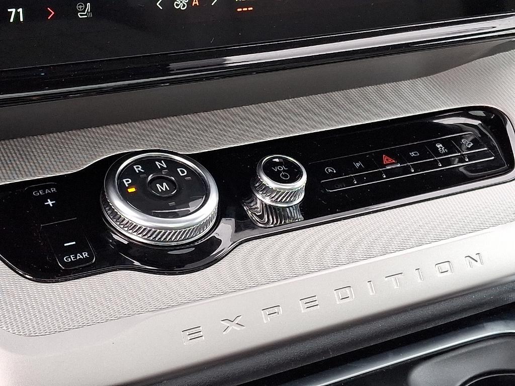 used 2025 Ford Expedition car, priced at $61,990