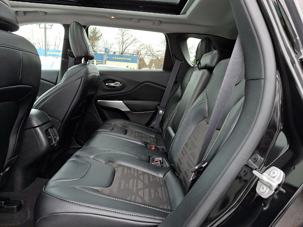 used 2022 Jeep Cherokee car, priced at $23,390