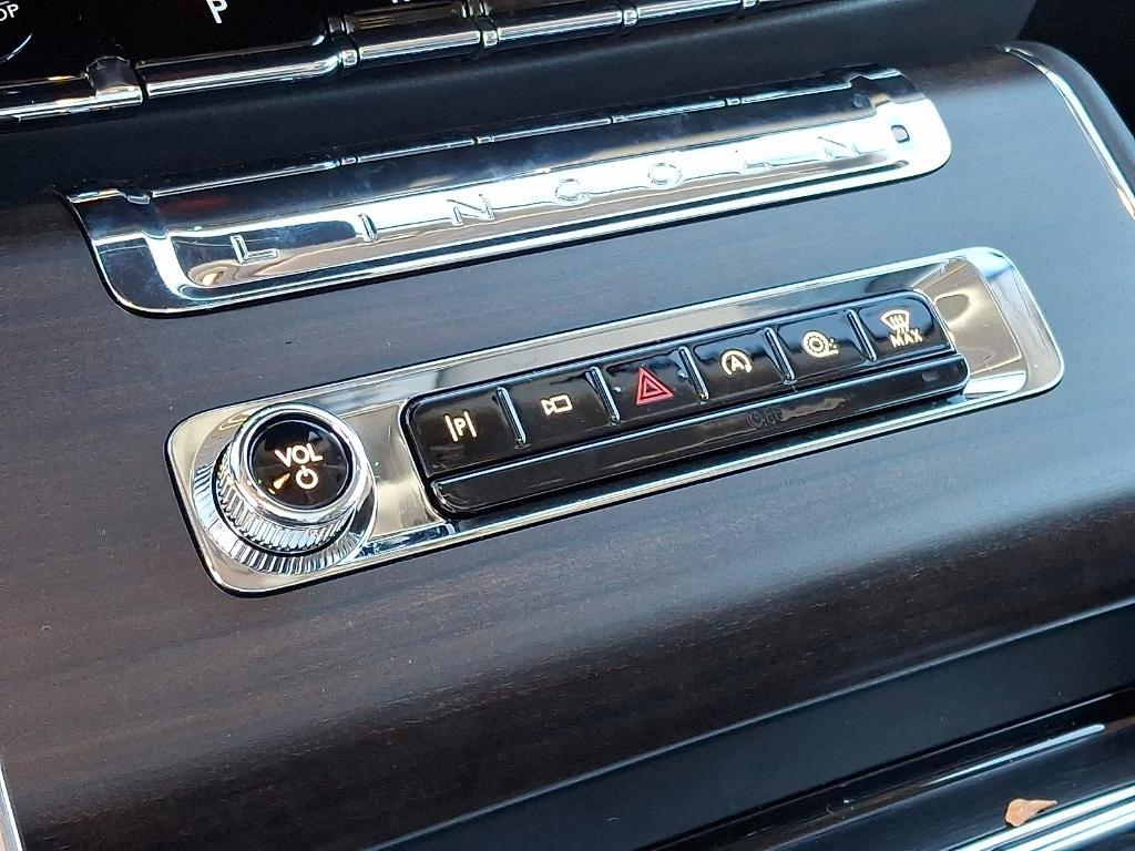 new 2025 Lincoln Aviator car, priced at $71,465