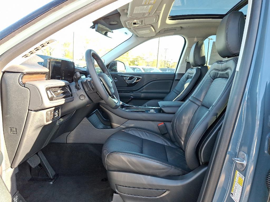 new 2025 Lincoln Aviator car, priced at $71,465