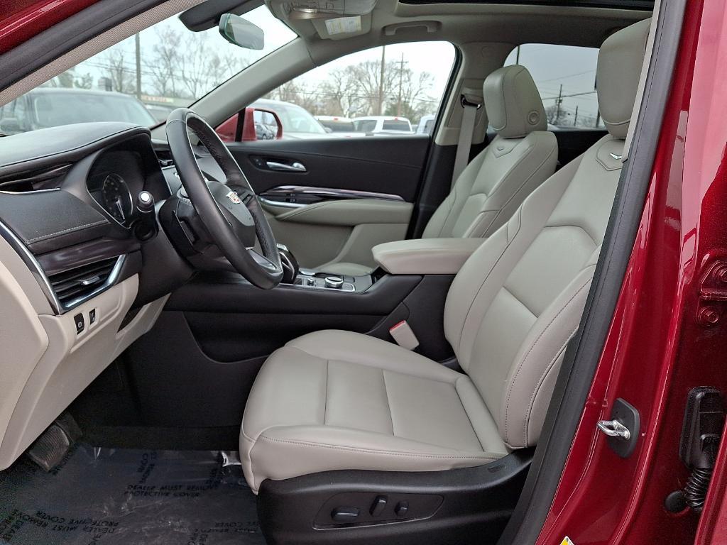 used 2019 Cadillac XT4 car, priced at $19,590